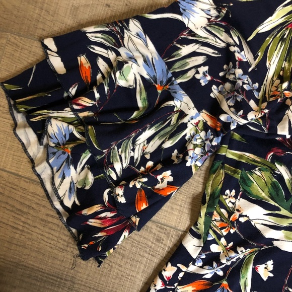 Floral Shirt blouse Shoulder off - Picture 3 of 3